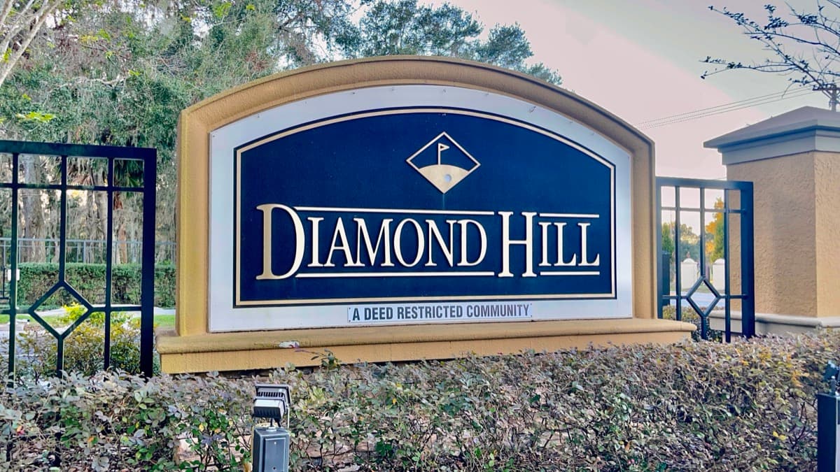 Diamond Hill community entrance in Valrico, FL — Best Bay Services handyman