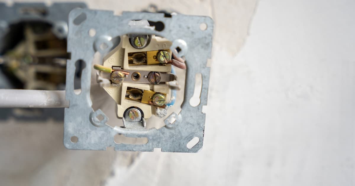 Light Electrical Repairs in Valrico, FL